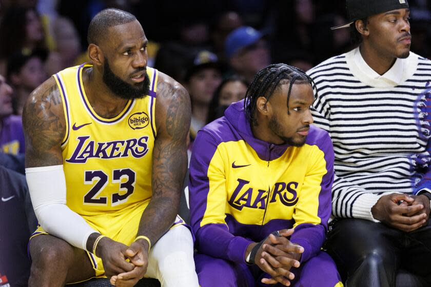 You are currently viewing LeBron and Bronny James made history on court. Now they may have to appear in court over alleged car crash