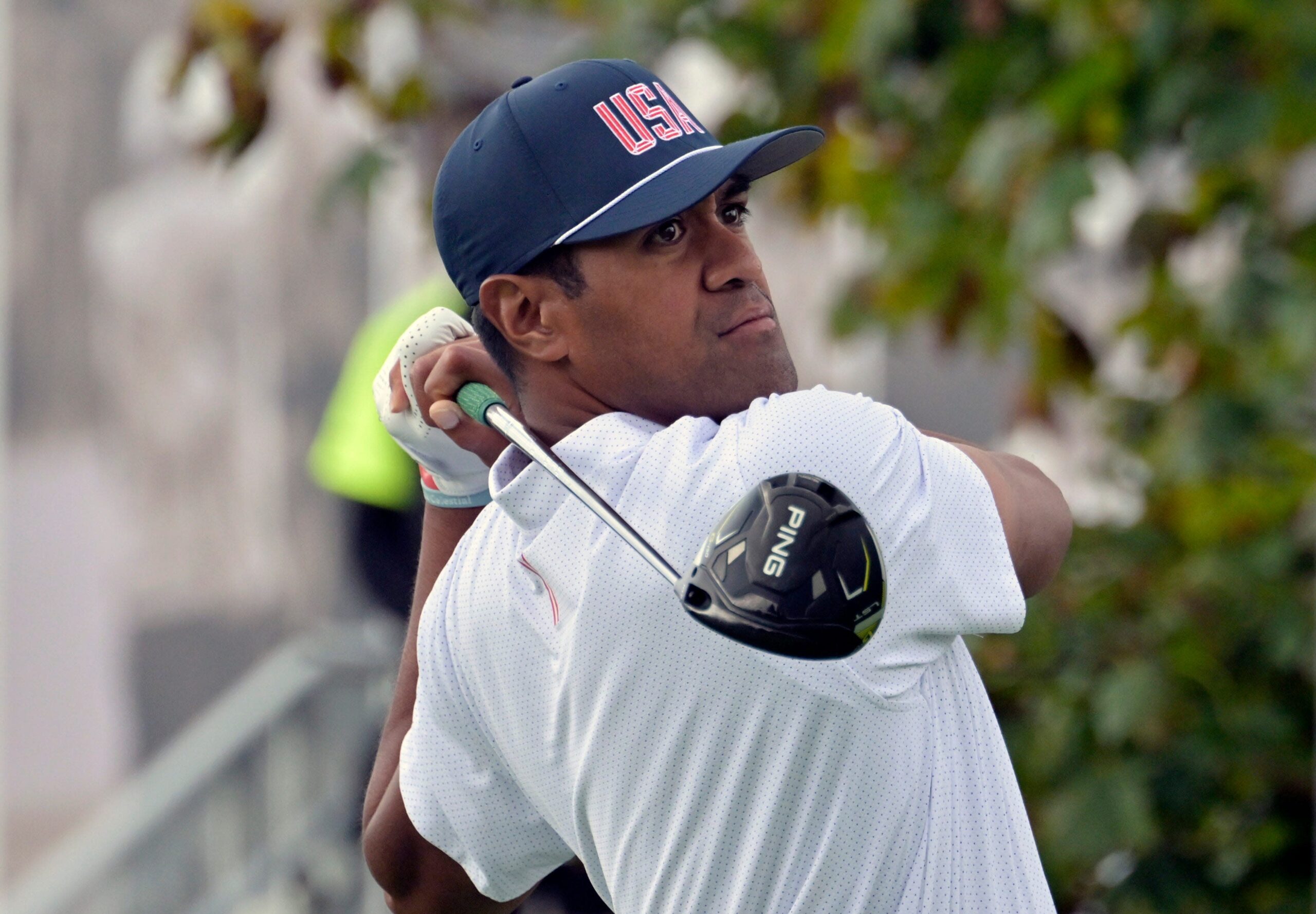 You are currently viewing Junior golfer lands hole in one in front of professional golfer Tony Finau