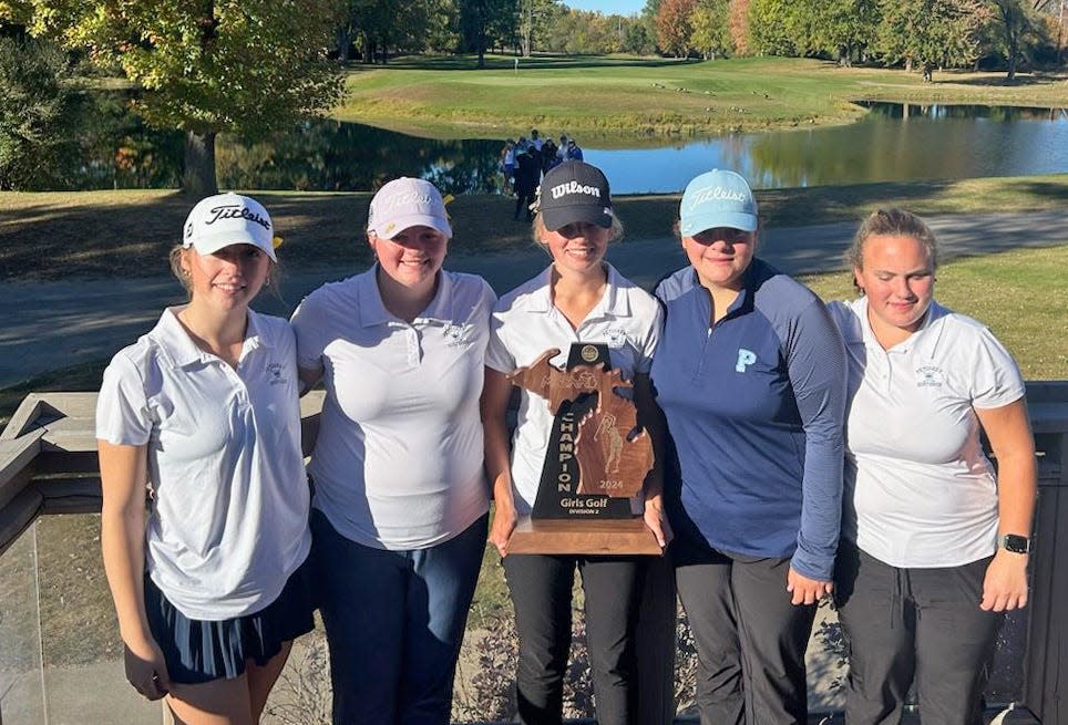 You are currently viewing Petoskey golf cards one of the top Division 2 regional rounds, wins title