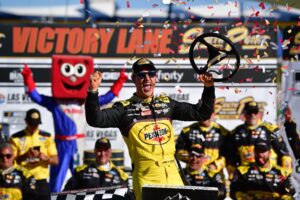 Read more about the article NASCAR Las Vegas race winners and losers: Joey Logano holds off Christoper Bell