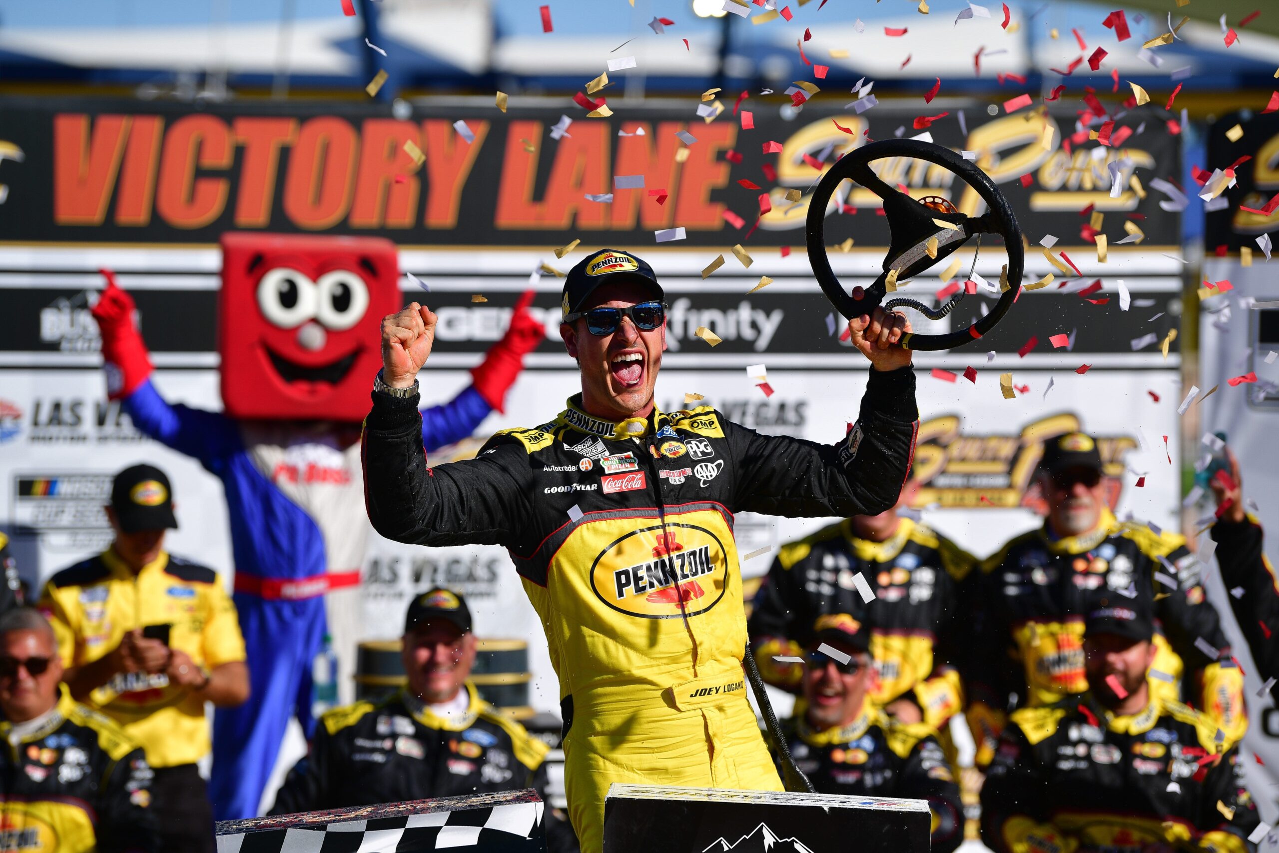 You are currently viewing NASCAR Las Vegas race winners and losers: Joey Logano holds off Christoper Bell