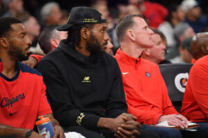 Read more about the article Report: Clippers star Leonard out, likely to miss Warriors’ home opener