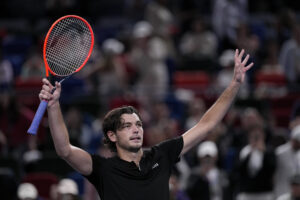 Read more about the article Fritz and Dimitrov finally advance at rain-soaked Shanghai Masters