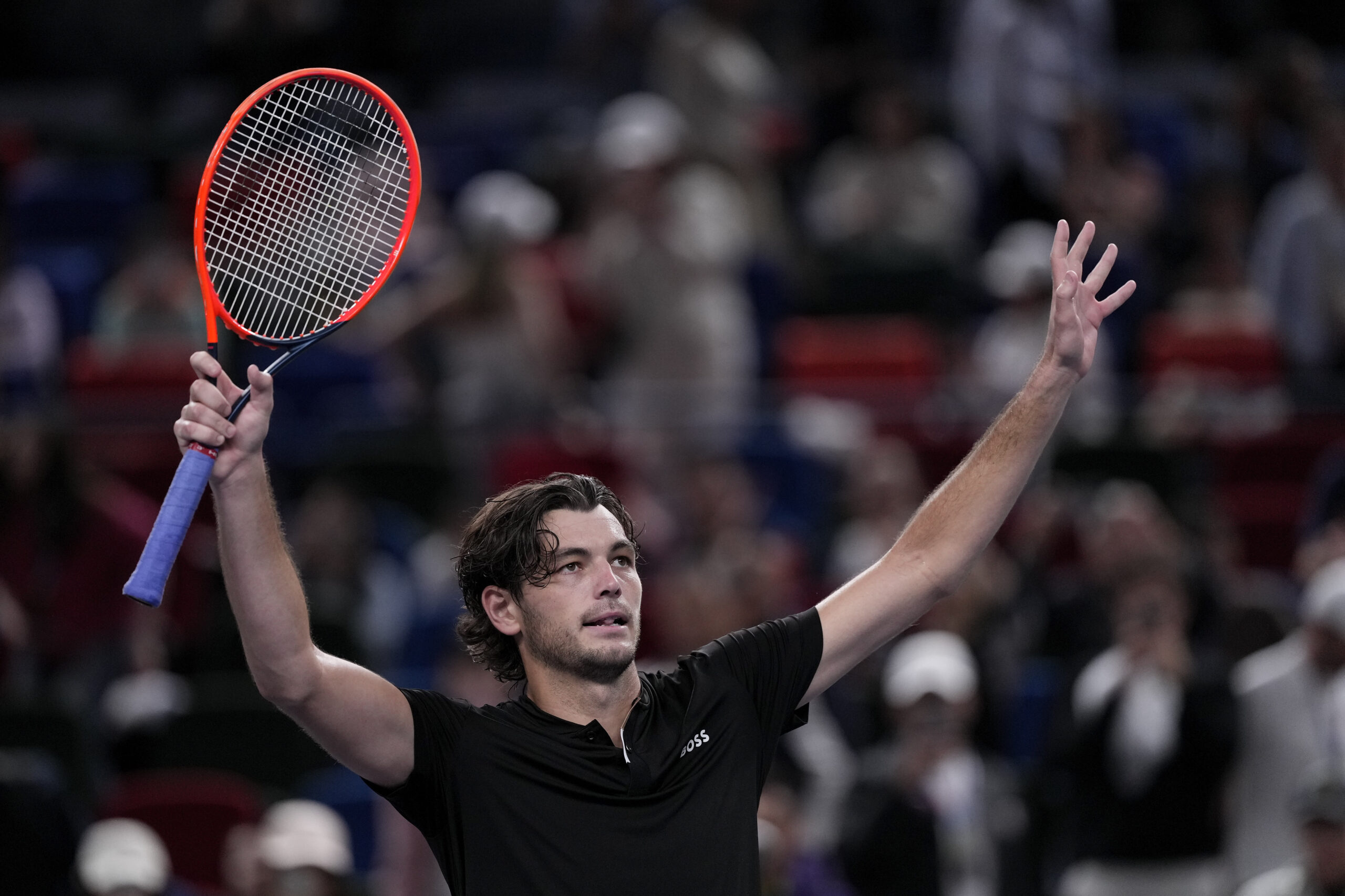 You are currently viewing Fritz and Dimitrov finally advance at rain-soaked Shanghai Masters