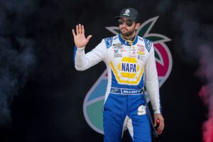 Read more about the article Yes, vote, but not for Chase Elliott. This NASCAR driver deserves most popular award