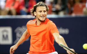 Read more about the article Diego Forlan the latest multi-sport athlete after swapping football for tennis