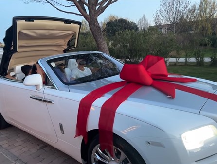 You are currently viewing Georgina Rodriguez surprised Cristiano Ronaldo with insane £250,000 Rolls Royce that left him lost for words