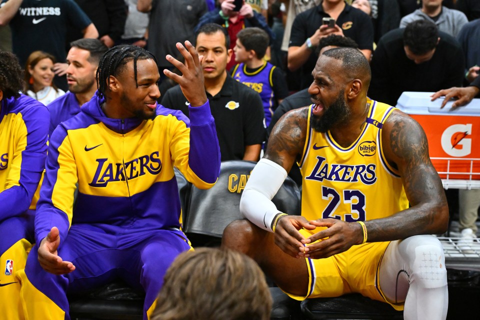 You are currently viewing Cleveland goes wild as Bronny James’ sinks first NBA points but dad LeBron has very different reaction