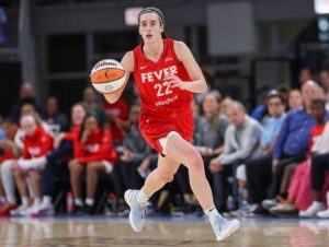 Read more about the article Caitlin Clark has decision to make as WNBA rival offers six-figure salary that has already tempted Angel Reese