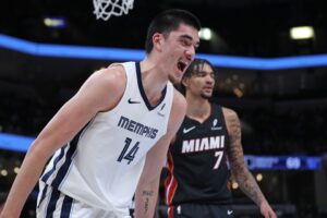 Read more about the article Zach Edey is 7ft 4in NBA rookie who can unlock returning Ja Morant and take Memphis Grizzlies to postseason