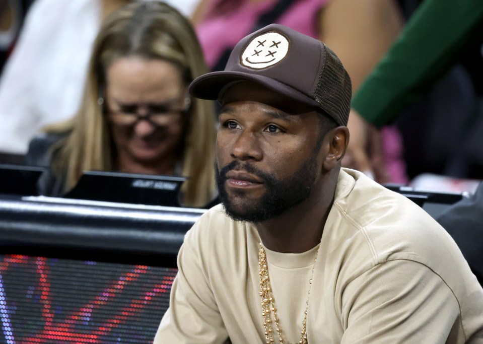 Read more about the article Floyd Mayweather splurging $402M on New York apartments to add to money-spinning property portfolio