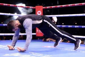 Read more about the article Artur Beterbiev performs stunning wrist exercise that has helped him achieve 100 per cent KO rate ahead of Dmitry Bivol fight