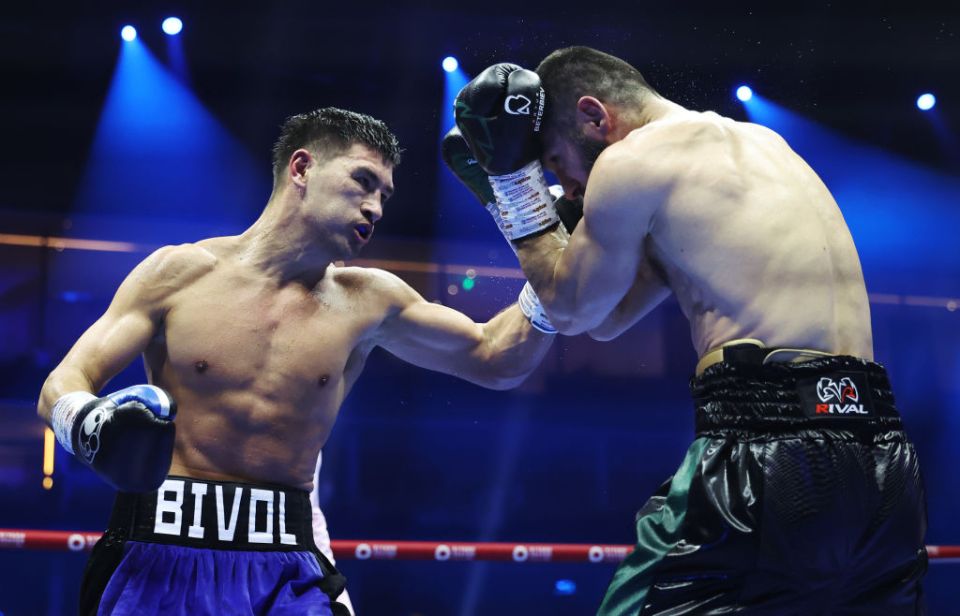 You are currently viewing ‘Looks like a scheme’ – Dmitry Bivol’s team to launch official protest over contentious Artur Beterbiev scoring