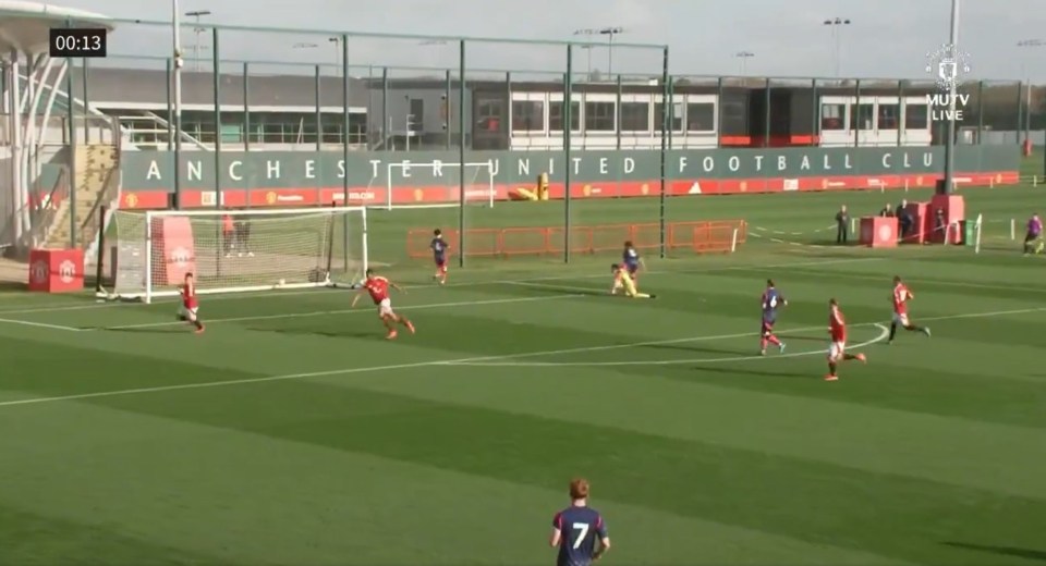 You are currently viewing Ex-Arsenal academy star pinched by Manchester United scores rapid hat-trick on first U18s start