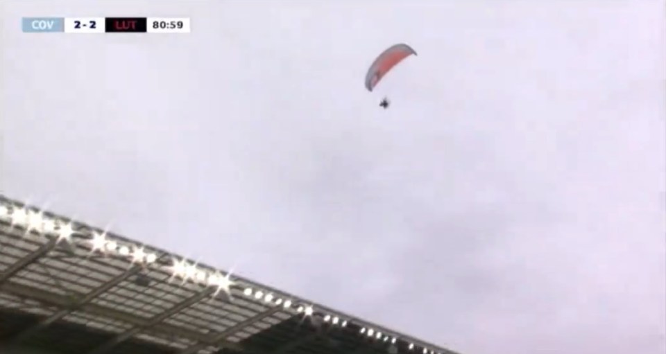 You are currently viewing Championship clash temporarily suspended as man flies over stadium ahead of stunning Coventry comeback