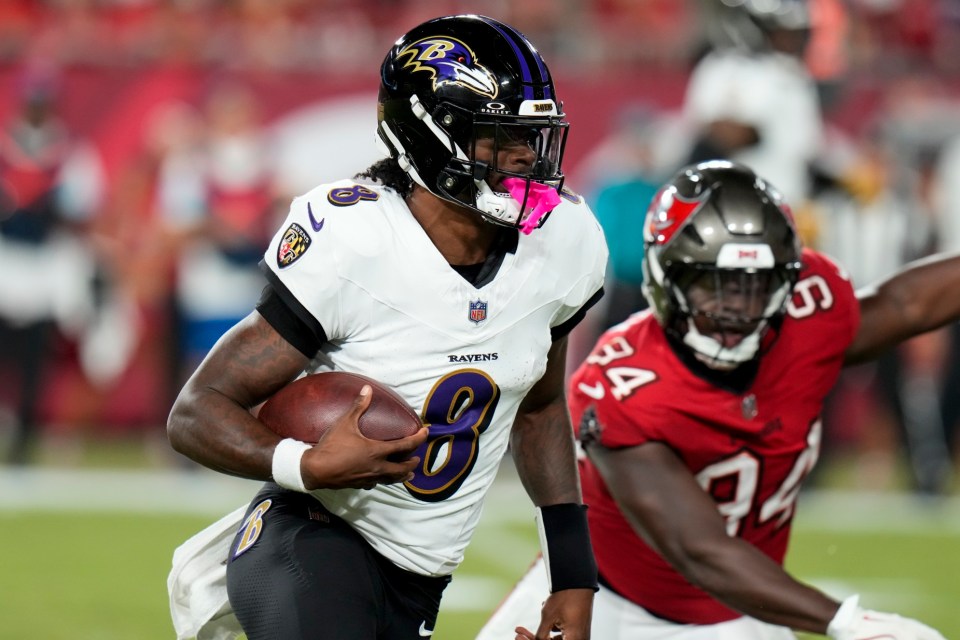 Read more about the article ‘MVP’ – Gatecrashing Ravens teammates make ‘LeBron-like’  feelings clear as Lamar Jackson chases down NFL history