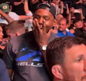 Read more about the article Alex Pereira responds with huge dig at ex-rival after viral cageside reaction to UFC 307 win over Khalil Rountree