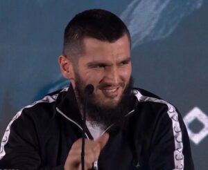 Read more about the article ‘Maybe you today?’ – Artur Beterbiev threatens to fight Eddie Hearn in awkward exchange before Dmitry Bivol fight