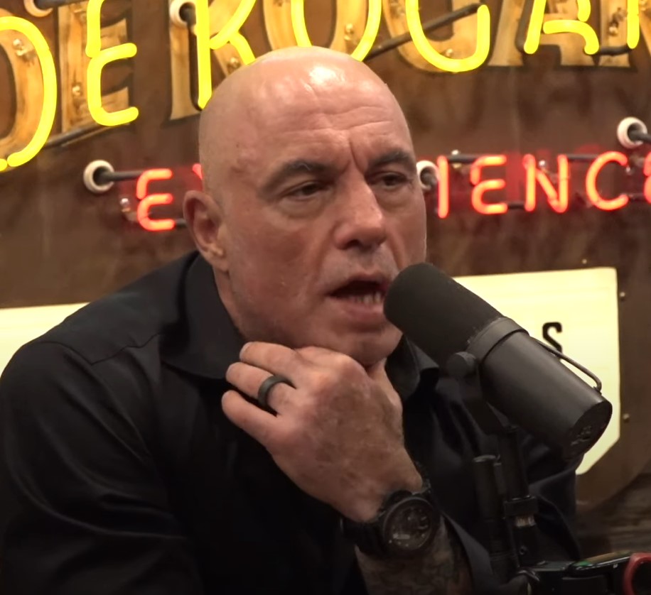 You are currently viewing Joe Rogan discusses game-changing Dana White boxing rumour with Donald Trump