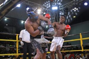 Read more about the article Corporate Boxing: Socialite Shakib Lutaaya out-punches media personality JK Kazoora, kisses Zari Hassan in the ring at Lugogo