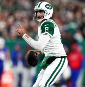 Read more about the article ‘Be Aaron Rodgers’ – New York Jets quarterback finds fountain of youth but real answers are far simpler for Gang Green