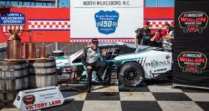 Read more about the article A dominant day at North Wilkesboro earns Justin Bonsignore the Modified Tour points lead and his 44th career victory