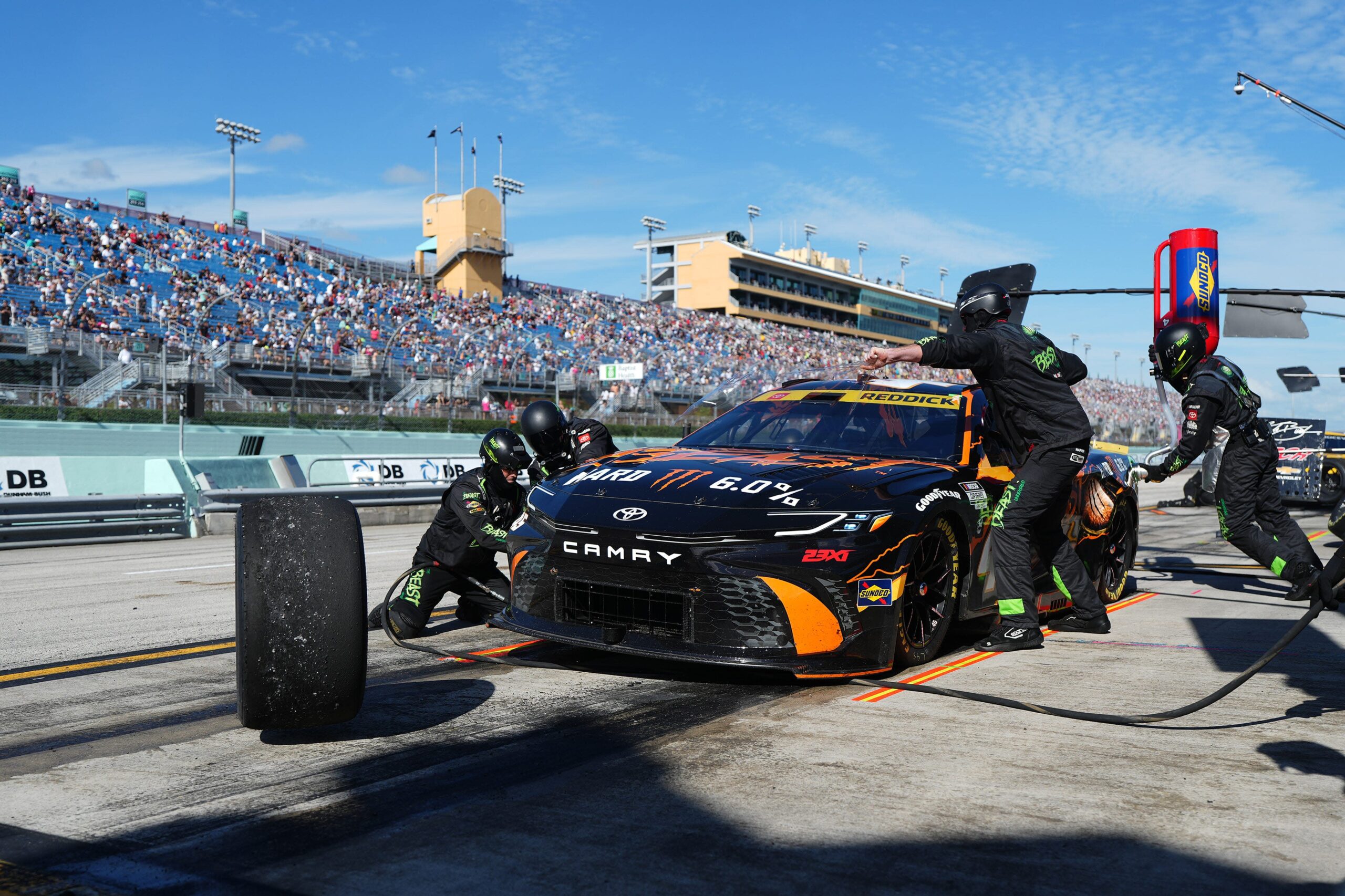 You are currently viewing Watch Tyler Reddick make last-lap pass to win NASCAR Homestead race, celebrate with Michael Jordan