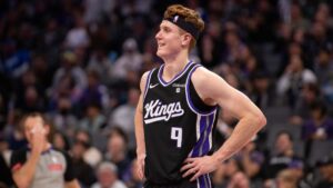 Read more about the article Kings clear guard Huerter for full contact court activity