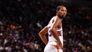 Read more about the article Kevin Durant focused on season, ‘not even thinking about’ contract extension