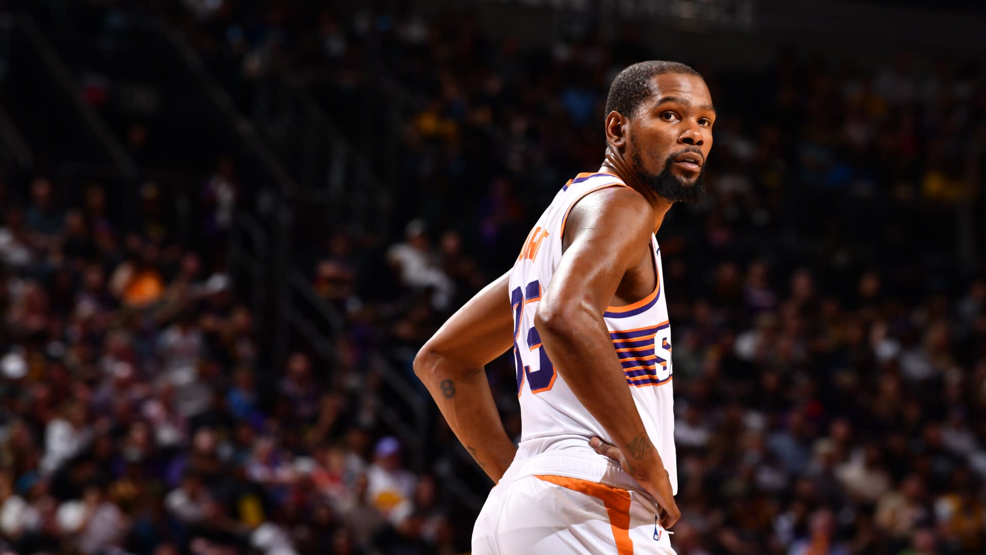 You are currently viewing Kevin Durant focused on season, ‘not even thinking about’ contract extension