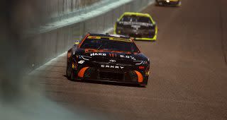 You are currently viewing Tyler Reddick rides high line to Homestead victory, clinches Championship 4 berth