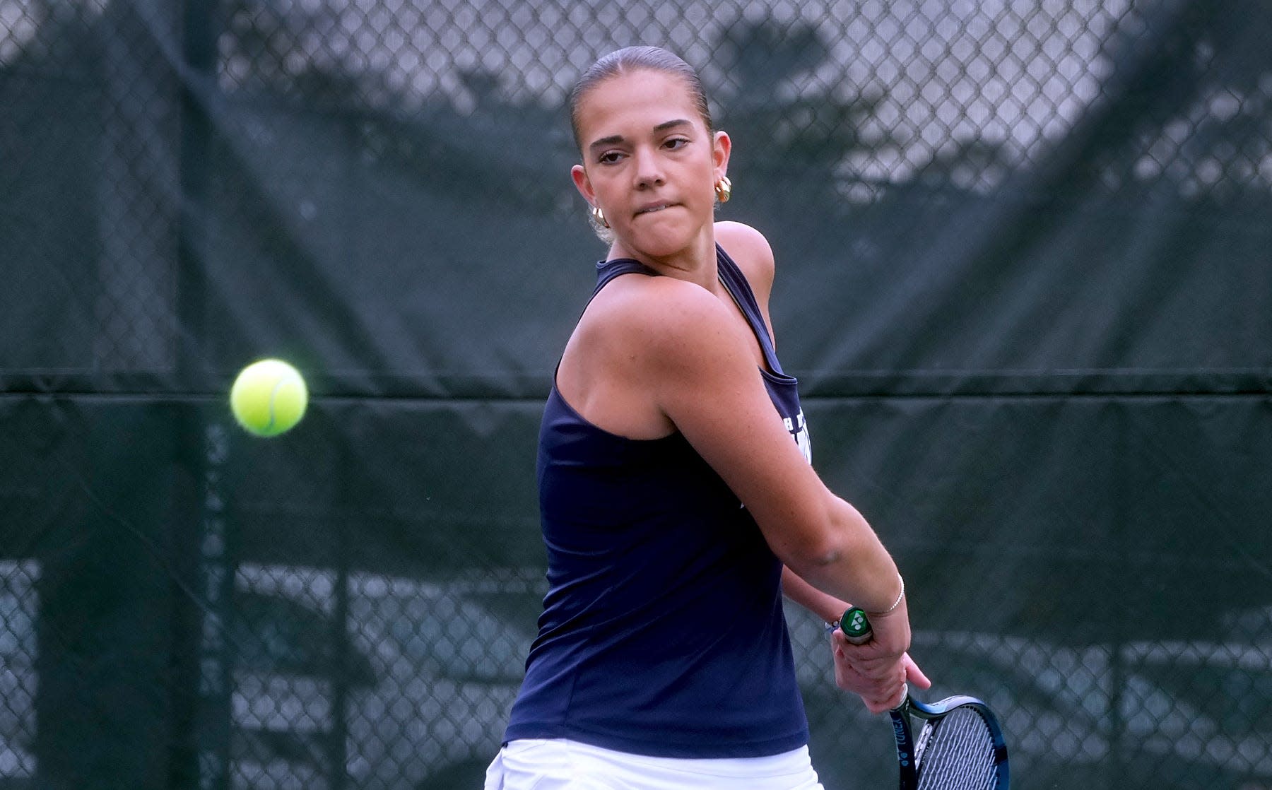 You are currently viewing Winning one girls singles tennis title is tough; winning 2 straight is what Alexa Clark did