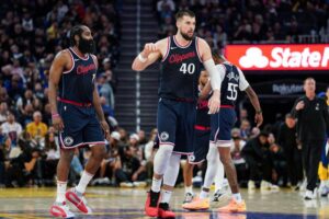 Read more about the article Ivica Zubac’s double-double helps lift Clippers to victory over Warriors