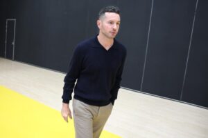 Read more about the article Lakers coach JJ Redick tries to find balance between analytics and instinct