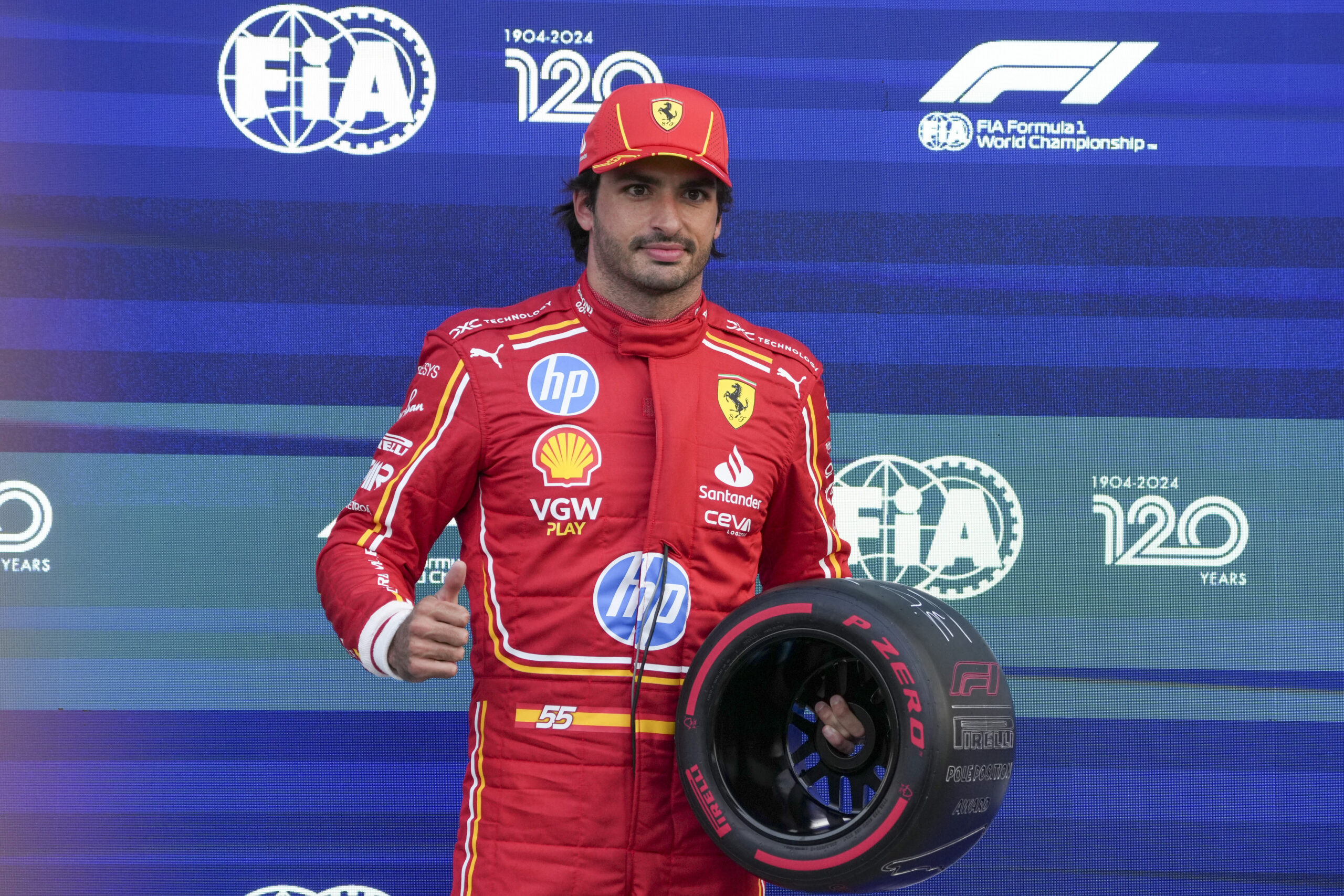 You are currently viewing Carlos Sainz Jr. puts Ferrari on the pole in Mexico City as Perez’s miserable season continues