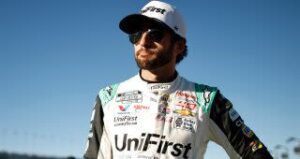 Read more about the article Chase Elliott on ‘luck’ at Talladega, plus the work ahead for Phoenix in bid for second title