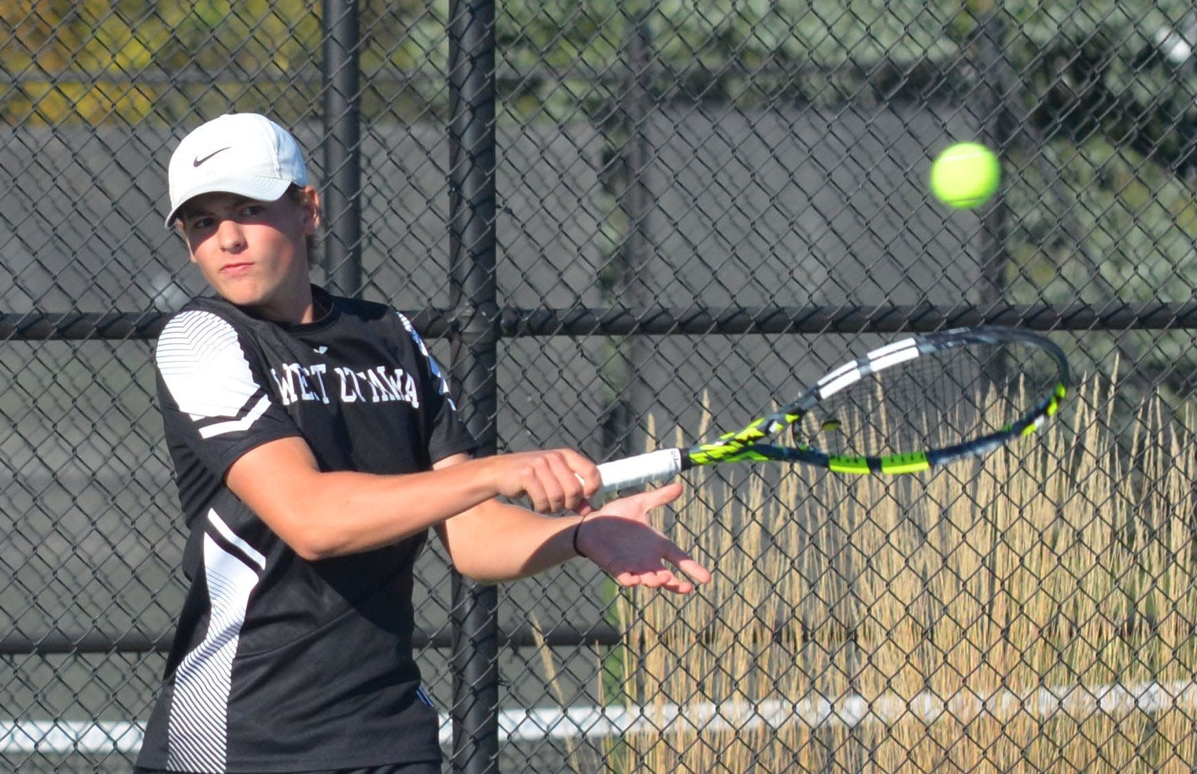 You are currently viewing West Ottawa’s Trevyn Bethke serves up regional title – underhand – as Panthers share title