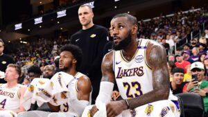 Read more about the article LeBron, Bronny James share court for first time during Lakers preseason games.