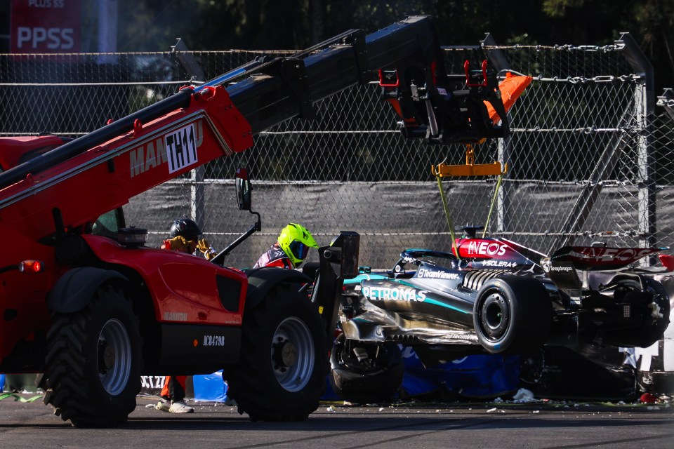 You are currently viewing Toto Wolff admits Mercedes are in ‘serious trouble’ over Formula 1 cost cap following George Russell crash