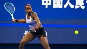 Read more about the article Gauff overcomes setback to reach China Open semis