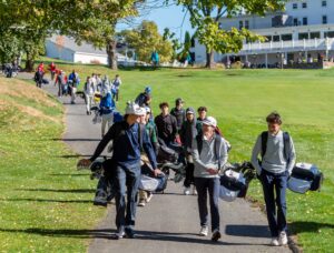 Read more about the article Charlie Leighton wins D2 Central medalist for BVT golf, as Beavers qualify for states