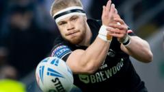 Read more about the article Salford sign Broncos hooker Davis