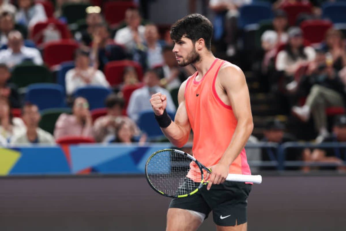 You are currently viewing Carlos Alcaraz and Jannik Sinner ease through opening round in Shanghai Masters