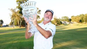 Read more about the article Jerry Kelly ends drought, wins PGA Tour Champions’ regular-season finale