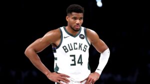 Read more about the article Giannis Antetokounmpo: ‘We’ve gotta find an identity. We don’t have that right now’