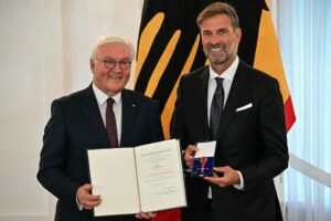 Read more about the article Fans say Jurgen Klopp has ‘de-aged’ as he accepts major German honour for time as Liverpool boss