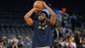 Read more about the article Healthy Wiggins practices, but Warriors preseason status undecided