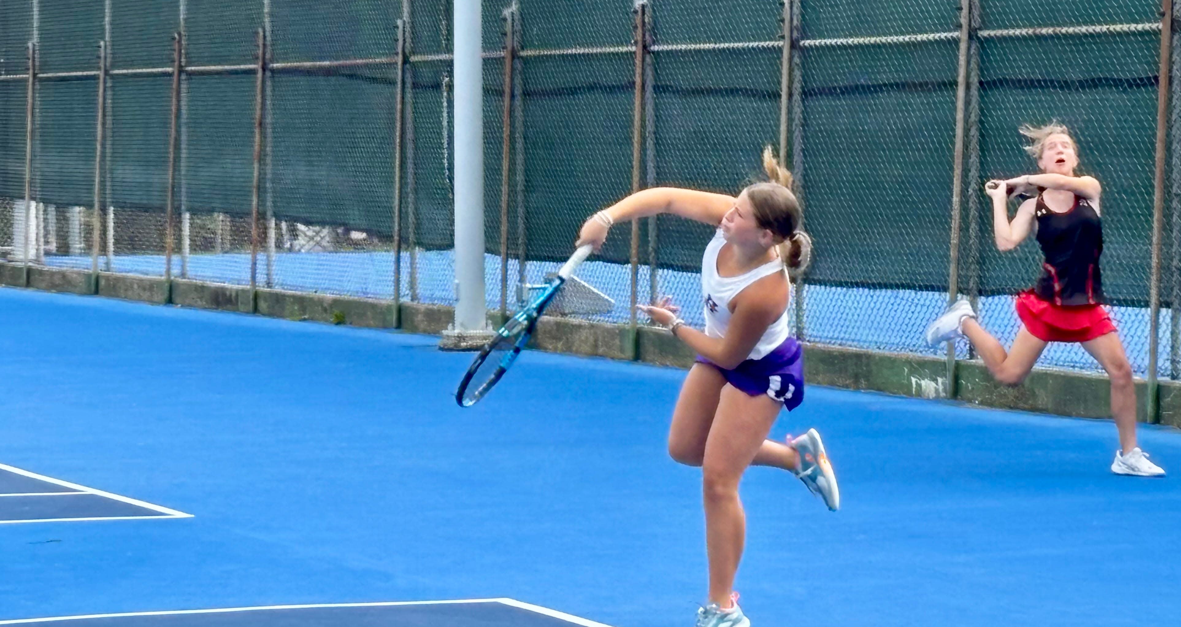 Read more about the article How Hononegah nearly completed a clean sweep at NIC-10 girls tennis tournament