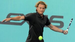 Read more about the article Ex-Man Utd striker Forlan to make ATP tennis debut