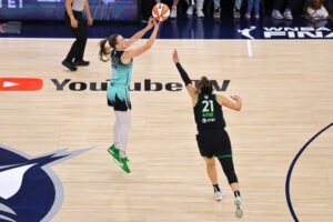 Read more about the article ‘Cold blooded killer’ Kevin Durant delivers Sabrina Ionescu verdict  but New York Liberty star fires icy message to WNBA after shock snub